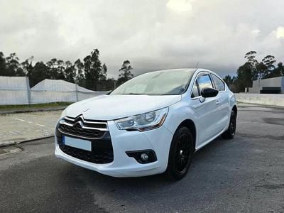 Branco Usado 2012 Citroën DS4 So Chic Citadino | € 7.500 (Caro)
