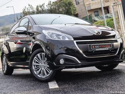 Preto Usado 2017 Peugeot 208 Style Citadino | € 10.900 (Caro)