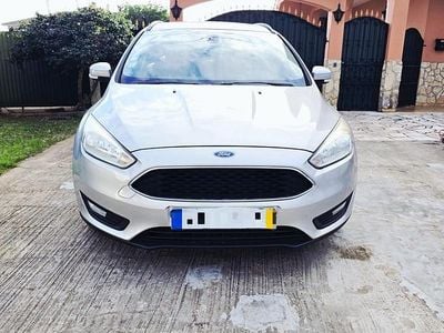 Usado Ford Focus Sport 115 HP (84 kW) 2015 Cinza
