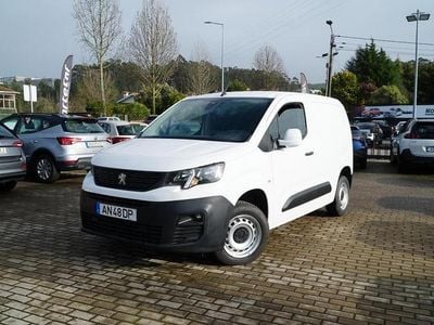 Branco Usado 2021 Peugeot Partner Monovolume | € 14.500 (Preço justo)