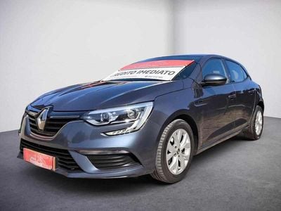 Usado Renault Mégane IV 101 HP (74 kW) 2018 Cinzento
