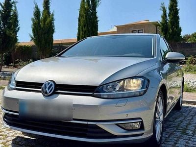 Cinzento Usado 2019 VW Golf VII | € 16.500 (Preço justo)