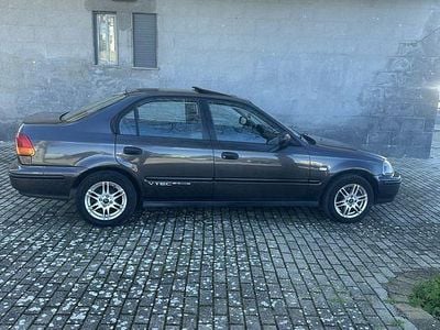 Usado Honda Civic 115 HP (84 kW) 1998 Sedan