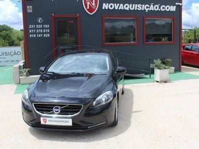 Preto Usado 2014 Volvo V40 Momentum Carrinha | € 13.200 (Preço justo)