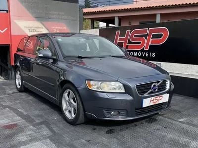 Usado Volvo V50 Momentum 115 HP (84 kW) 2012 Cinza escuro Carrinha