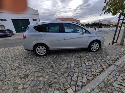 Usado 2007 Seat Altea XL Stylance Monovolume | € 4.750