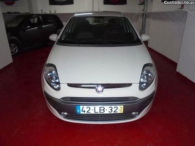 Usado Fiat Punto Dynamic 69 HP (50 kW) 2010 Branco Citadino