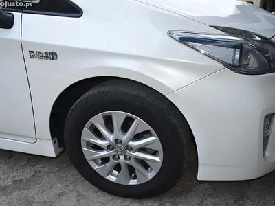 Usado Toyota Prius Touch 136 HP (100 kW) 2015 Branco Citadino