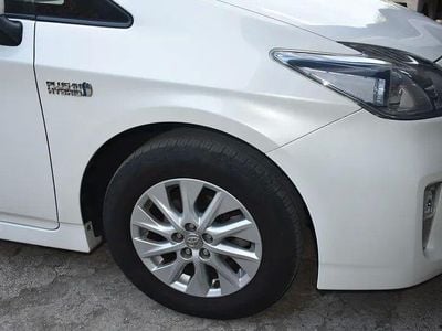 Usado Toyota Prius Touch 136 HP (100 kW) 2015 Branco Citadino