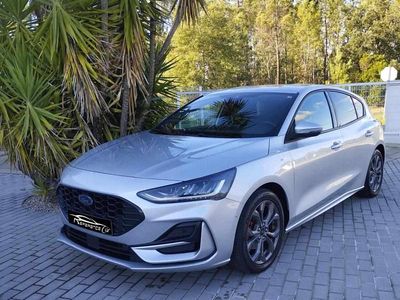 Cinzento Usado 2022 Ford Focus | € 18.490 (Preço justo)