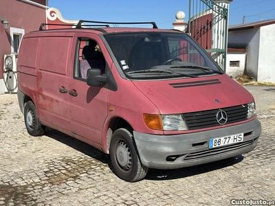 Vermelho Usado 1996 Mercedes Vito Van | € 1.500