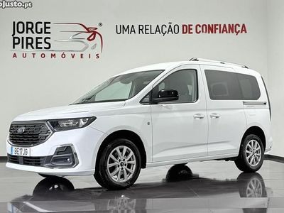 Branco Usado 2023 Ford Tourneo Titanium Carrinha | € 24.990