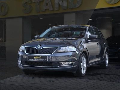 Cinzento Usado 2018 Skoda Rapid Style Carrinha | € 13.900