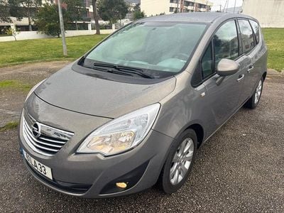 Castanho Usado 2010 Opel Meriva Cosmo Monovolume | € 4.950