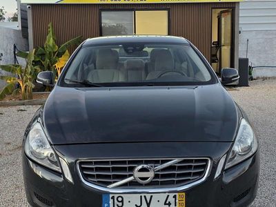 Cinza Usado 2010 Volvo S60 Kinetic Sedan | € 9.500