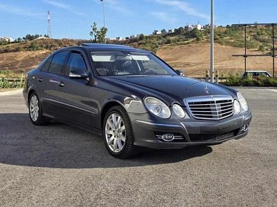 Cinzento Usado 2008 Mercedes E420 Sedan | € 18.000