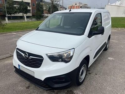 Usado Opel Combo Enjoy 102 HP (75 kW) 2022 Branco Sedan