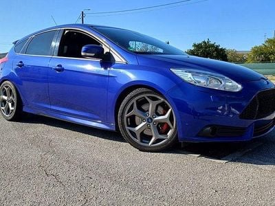Usado 2012 Ford Focus ST Sedan | € 14.500