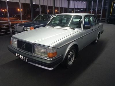Usado Volvo 240 115 HP (84 kW) 1982 Cinza Carrinha