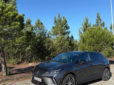 Cinzento Usado 2023 MG MG4 EV Citadino | € 22.990 (Preço justo)