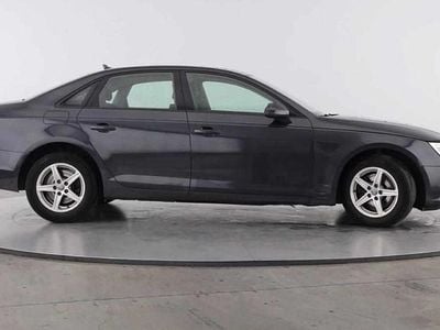 Cinzento Usado 2019 Audi A4 Sedan | € 18.450 (Preço justo)