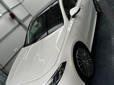 Branco Usado 2024 Mercedes A250 AMG line Sedan | € 40.500 (Caro)
