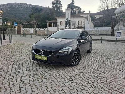 Preto Usado 2019 Volvo V40 | € 19.950 (Preço justo)