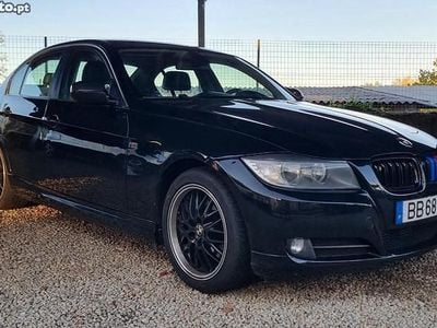 Preto Usado 2010 BMW 320 Sport Line Sedan | € 9.000 (Bom preço)