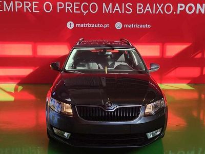 Cinzento Usado 2015 Skoda Octavia Carrinha | € 18.799