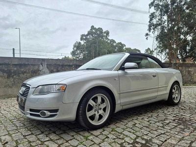 Cinzento Usado 2006 Audi A4 | € 10.800