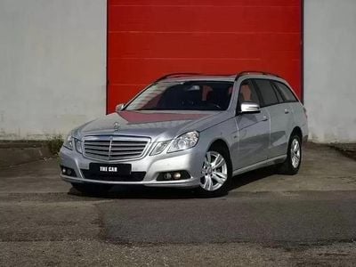 Usado Mercedes E220 Avantgarde 170 HP (125 kW) 2010 Cinzento Carrinha