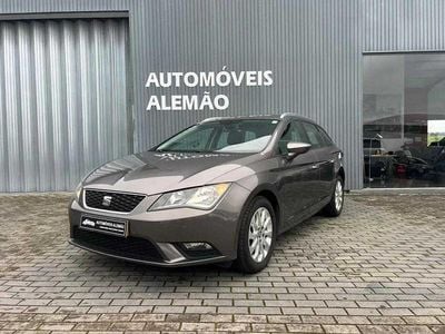 Usado Seat Leon ST Ecomotive 105 HP (77 kW) 2014 Cinza escuro Carrinha