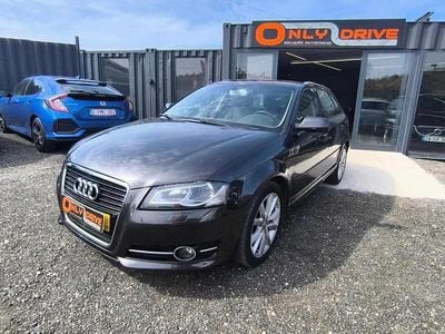Usado Audi A3 105 HP (77 kW) 2012 Cinzento Citadino