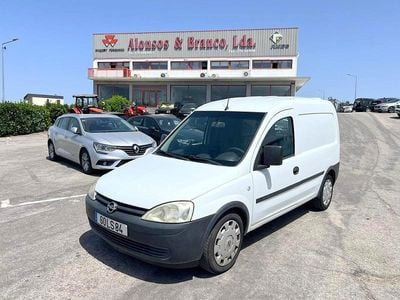Usado Opel Combo 100 HP (73 kW) 2011 Branco Citadino
