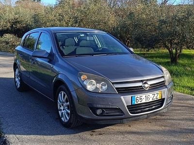 Usado Opel Astra 90 HP (66 kW) 2005 Sedan