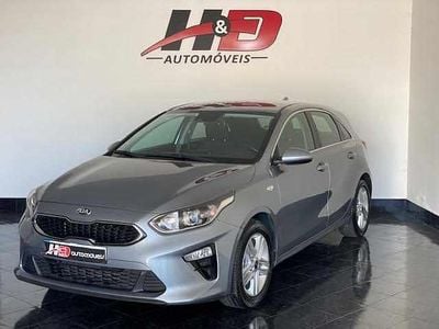 Usado Kia Ceed 120 HP (88 kW) 2021 Cinzento Citadino