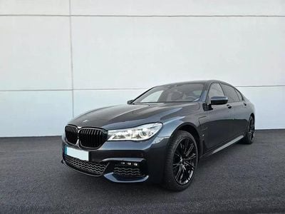 Usado BMW 740 iPerformance 326 HP (239 kW) 2017 Cinza antracite Sedan