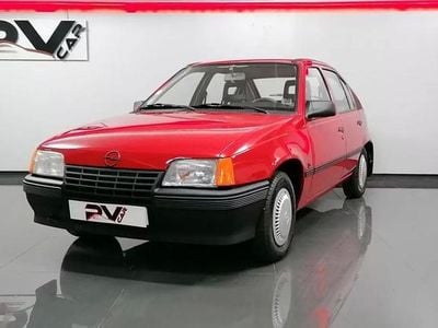 Usado Opel Kadett 115 HP (84 kW) 1988 Vermelho Sedan