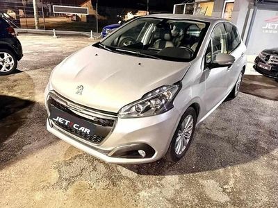 Cinzento Usado 2018 Peugeot 208 Style Citadino | € 10.990 (Preço justo)