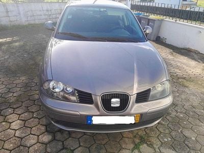 Usado Seat Cordoba 75 HP (55 kW) 2003 Cinzento Sedan