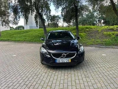Usado 2017 Volvo V40 Momentum Sedan | € 14.750 (Preço elevado)