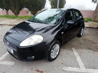 Usado 2007 Fiat Punto Sedan | € 3.500 (Caro)