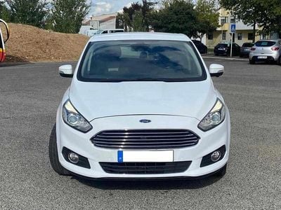 Branco Usado 2015 Ford S-MAX S Monovolume | € 14.000 (Preço justo)