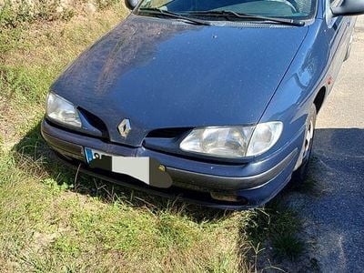 Usado 1997 Renault Mégane Sedan | € 1.000
