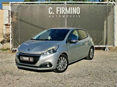 Cinzento Usado 2017 Peugeot 208 Style Citadino | € 10.900 (Preço elevado)