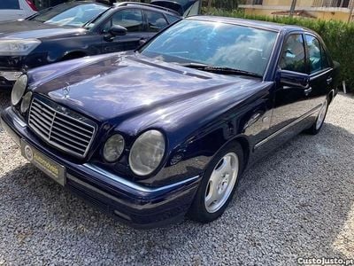 Azul Usado 1997 Mercedes E250 Avantgarde Sedan | € 4.950