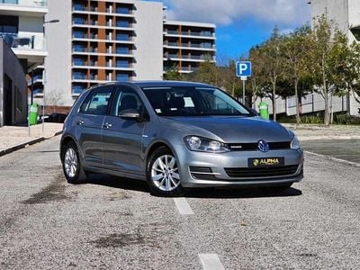 Usado VW Golf VII 110 HP (80 kW) 2015 Cinzento Citadino