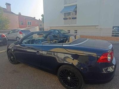Usado VW Eos 140 HP (102 kW) 2007 Azul Cabrios