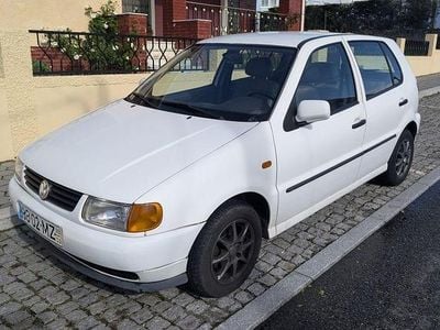 Usado 1999 VW Polo Sedan | € 1.350