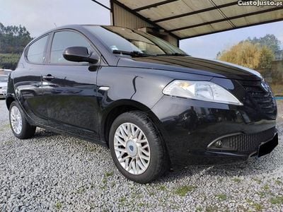 Preto Usado 2014 Lancia Ypsilon Gold Citadino | € 7.250 (Preço justo)